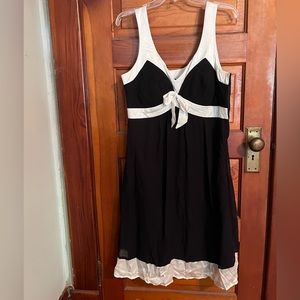 Delicate Sangria Black and White dress size 14